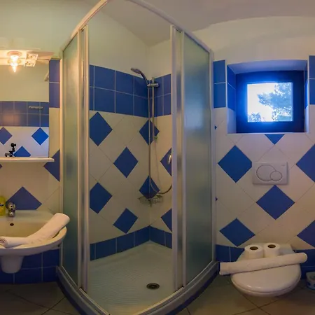 Viscovery Boutique 3* Rukavac (Vis)